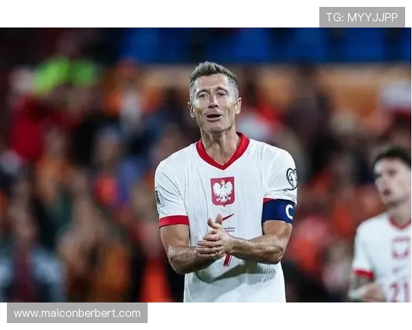 莱万客战塞维利亚全场零射正失点哑火表现引发热议